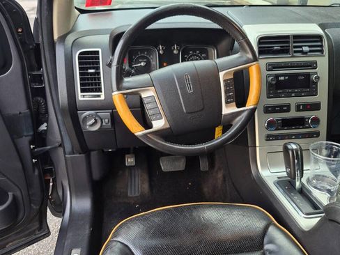 Used 2010 Lincoln MKX AWD image 16