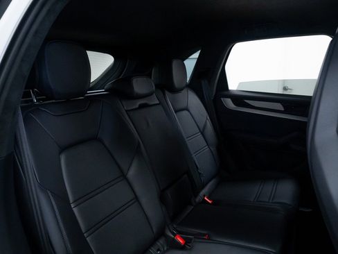 Used 2024 Porsche Cayenne Turbo image 27
