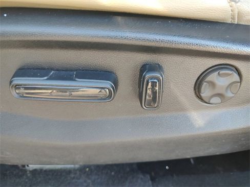 Used 2017 Honda CR-V Touring image 30