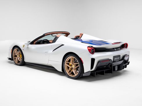 Used 2020 Ferrari 488 Pista Spider image 44