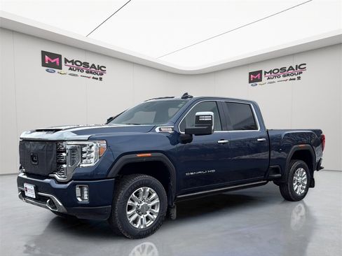 Used 2022 GMC Sierra 3500 Denali image 3