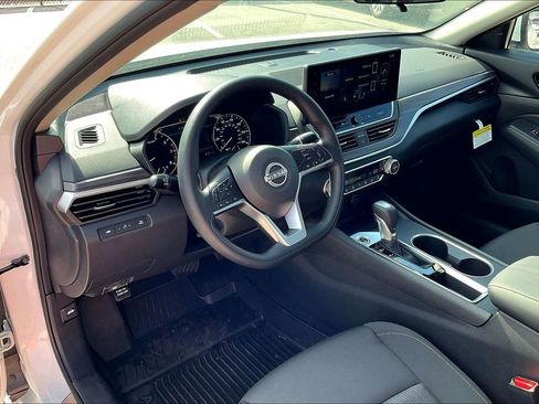 New 2025 Nissan Altima 2.5 SV w/ SV Special Edition Package image 9