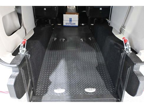 Used 2024 Chrysler Voyager LX FWD image 19