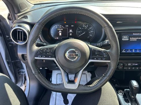 Used 2021 Nissan Kicks SR w/ SR Premium Package FWD image 23