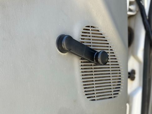 Used 2003 Ford F450 2WD Regular Cab Super Duty image 15