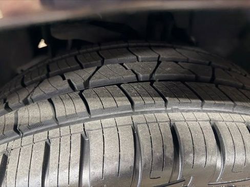 Used 2024 Ford Expedition Limited AWD/4WD image 11