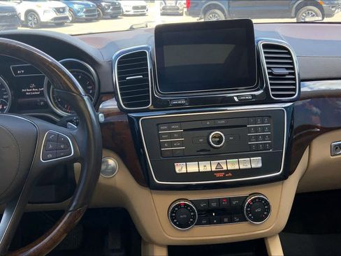 Used 2017 Mercedes-Benz GLS 450 4MATIC image 7