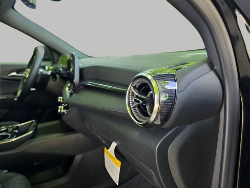 New 2026 Chevrolet Equinox LT w/ Safety and Technology Package image 11