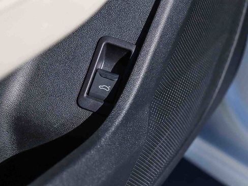 Used 2025 Audi A5 2.0T Premium w/ Convenience Package image 27