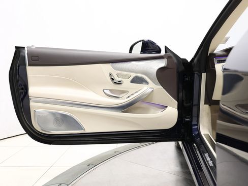 Used 2017 Mercedes-Benz S 550 Cabriolet image 10