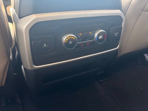 Used 2024 Ford Expedition Limited AWD/4WD image 30