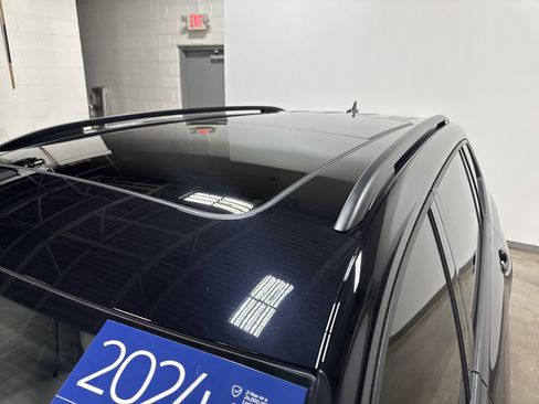 Certified 2024 Volkswagen Tiguan SE R-Line AWD/4WD image 11