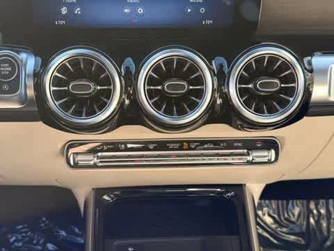 Certified 2025 Mercedes-Benz GLB 250 4MATIC image 21