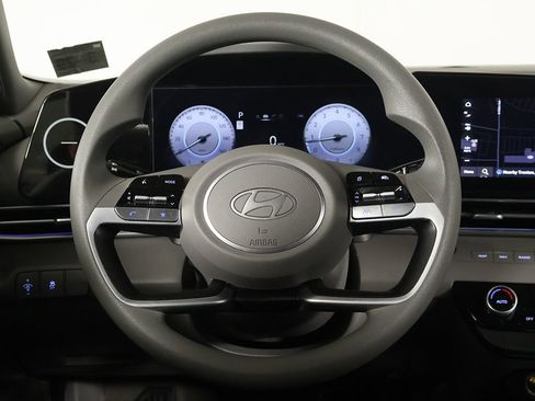 Used 2024 Hyundai Elantra SEL FWD image 33