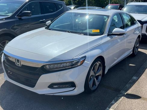 Used 2018 Honda Accord Touring image 1