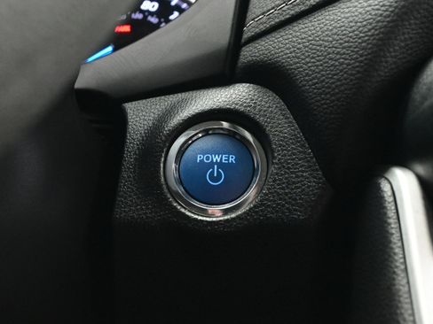 Used 2022 Toyota RAV4 XLE image 21