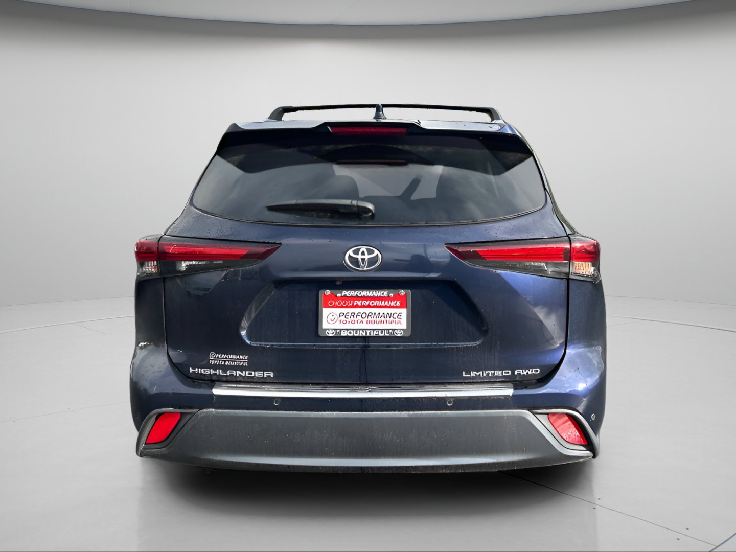 Used 2024 Toyota Highlander Limited AWD/4WD image 6