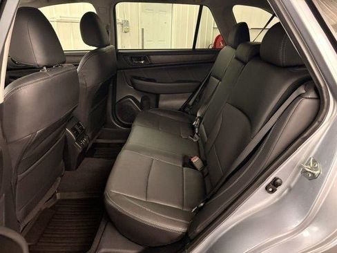 Used 2019 Subaru Outback 2.5i Limited AWD/4WD image 9