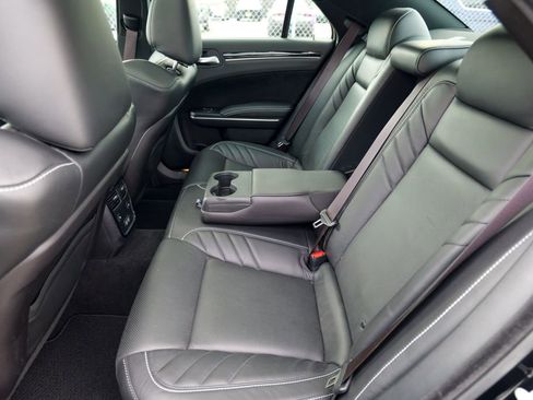 Used 2023 Chrysler 300 C image 26