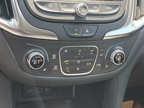 Used 2024 Chevrolet Equinox LT AWD/4WD image 15
