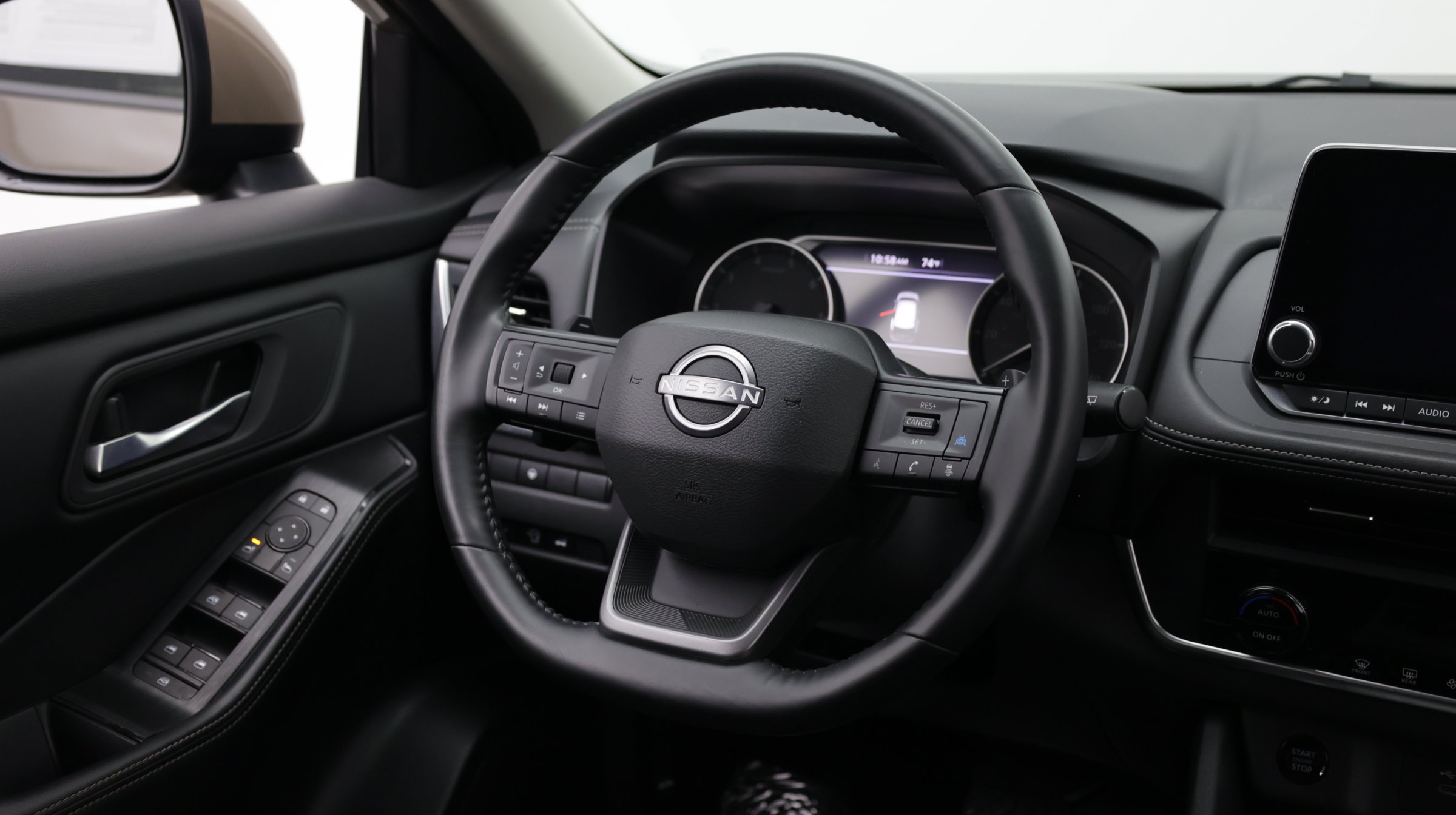 Used 2025 Nissan Rogue SV AWD/4WD image 37