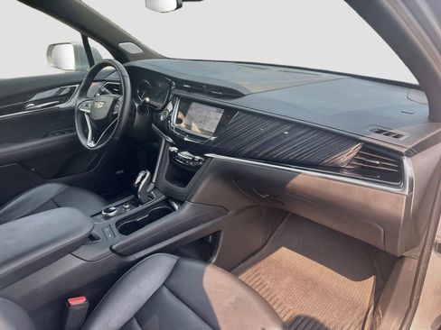 Used 2025 Cadillac XT6 Premium Luxury w/ LPO, Floor Liner Package AWD/4WD image 29