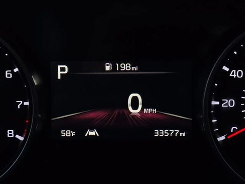Certified 2024 Kia Carnival LX FWD image 29