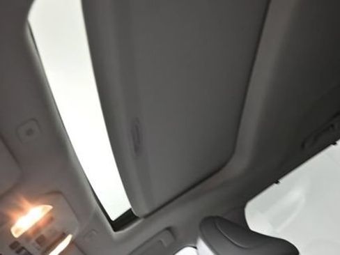 Certified 2024 Toyota Highlander Limited AWD/4WD image 17