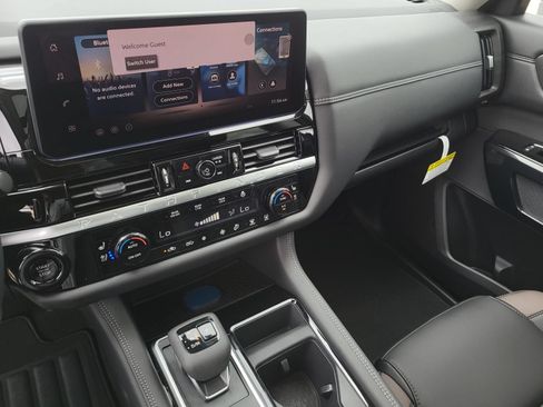 New 2026 Nissan Pathfinder Platinum FWD image 22