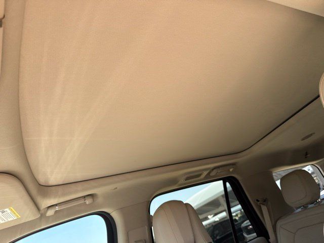 Used 2021 Lincoln Navigator Reserve AWD/4WD image 7