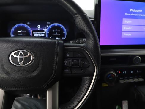 Used 2025 Toyota 4Runner TRD Off-Road Premium w/ Tow Technology Package image 29