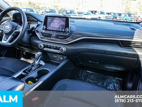 Used 2025 Nissan Altima 2.5 SV FWD image 24