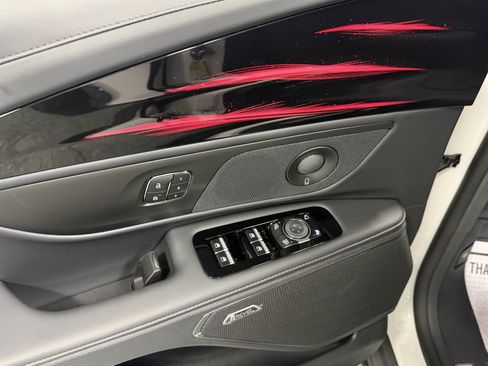 New 2026 Lincoln Nautilus Reserve w/ Jet Appearance Package AWD/4WD image 18