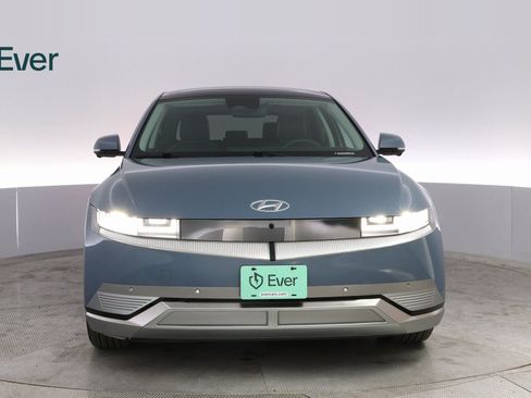 Used 2024 Hyundai Ioniq 5 Limited image 3