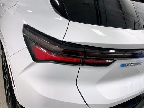 Used 2025 Chevrolet Equinox EV LT image 33