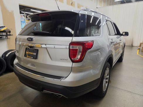 Used 2018 Ford Explorer XLT w/ Equipment Group 202A AWD/4WD image 7