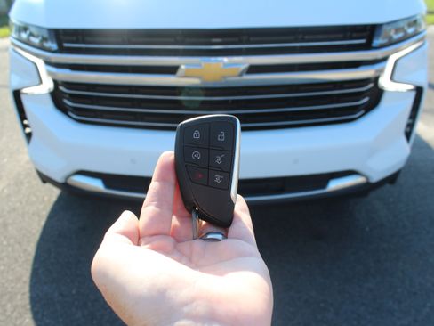 Used 2023 Chevrolet Suburban LT image 56