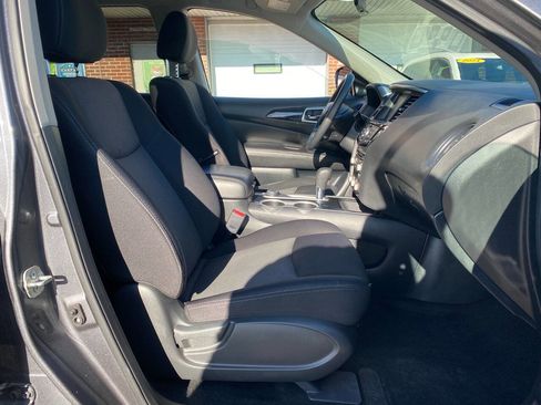 Used 2019 Nissan Pathfinder S image 10
