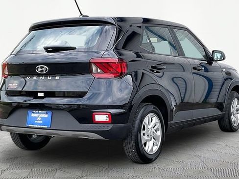 Certified 2026 Hyundai Venue SE FWD image 14