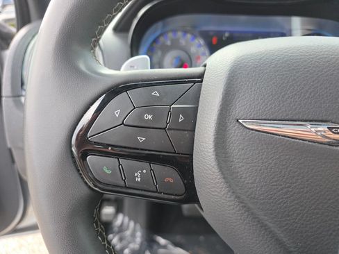 Used 2023 Chrysler 300 S RWD image 32