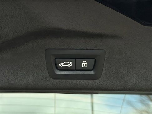 Used 2023 BMW X7 xDrive40i w/ Executive Package image 43
