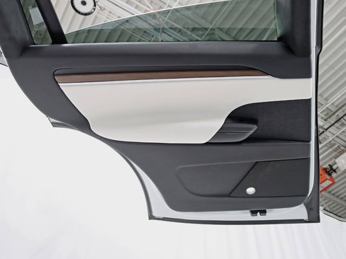 Used 2023 Tesla Model X AWD/4WD image 37