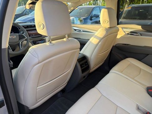 Used 2017 Cadillac XT5 Luxury w/ Driver Awareness Package FWD image 16