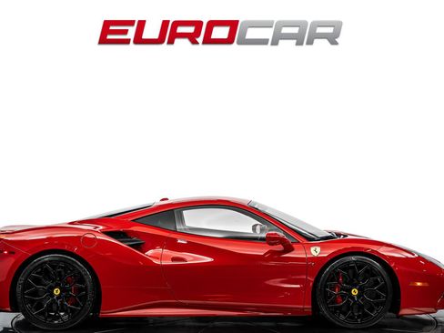 Used 2017 Ferrari 488 GTB RWD image 6