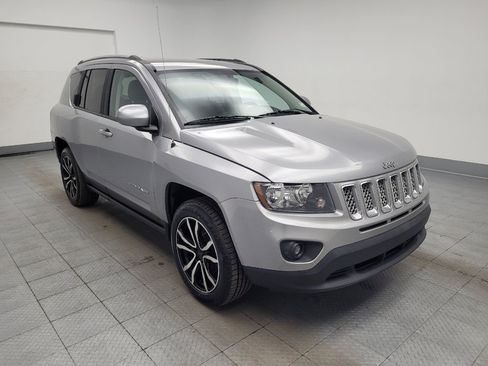 Used 2017 Jeep Compass Latitude AWD/4WD image 13