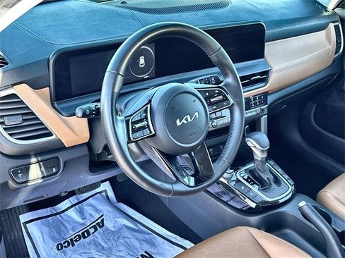 Used 2024 Kia Seltos EX image 10