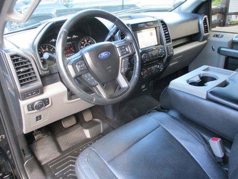 Used 2017 Ford F150 XLT w/ Equipment Group 302A Luxury image 32