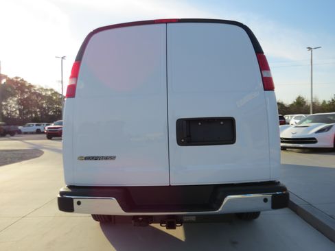 New 2026 Chevrolet Express 3500 Extended w/ Driver Convenience Package RWD image 4