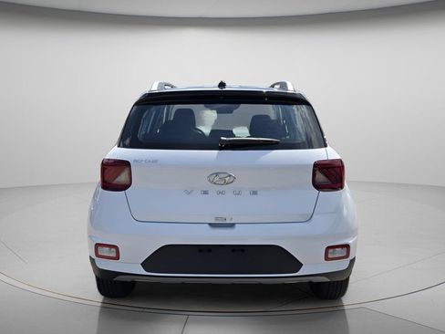 Certified 2025 Hyundai Venue Limited FWD image 6