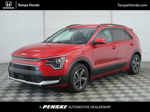 Used 2023 Kia Niro EX image 1